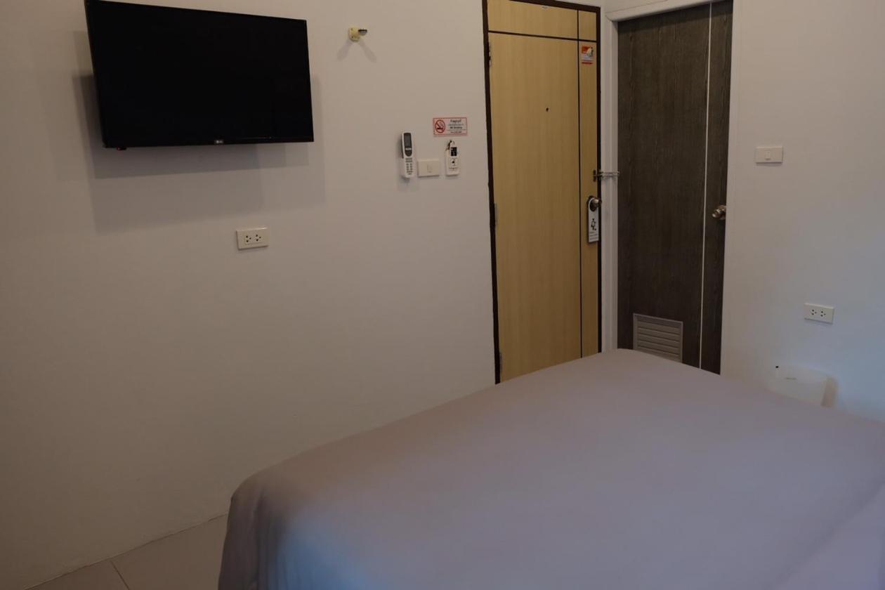 הוסטל Minimal House Patong (Adults Only) מראה חיצוני תמונה