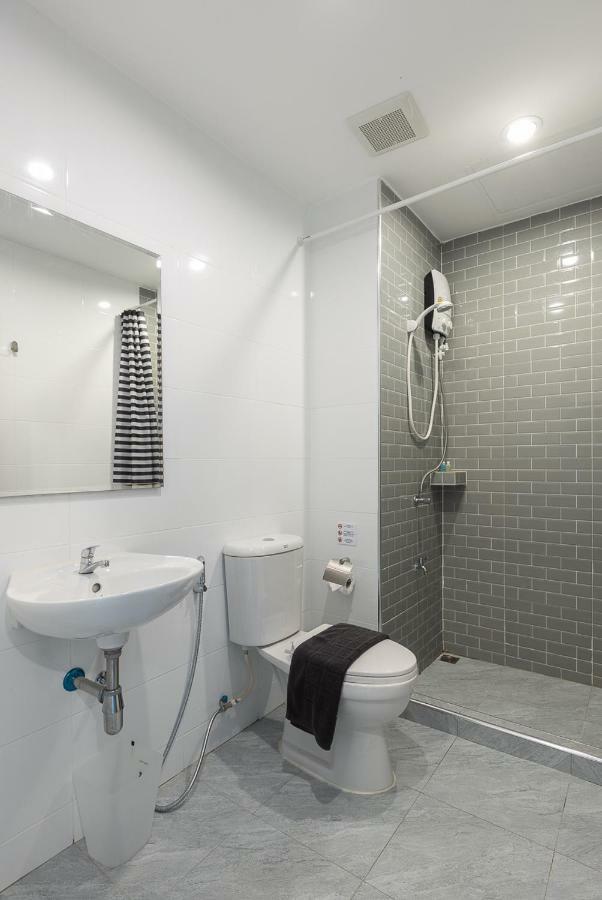 הוסטל Minimal House Patong (Adults Only) מראה חיצוני תמונה