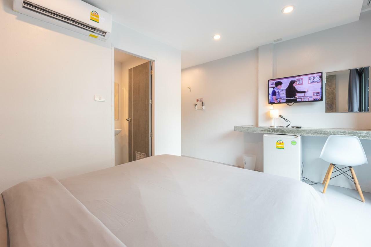 הוסטל Minimal House Patong (Adults Only) מראה חיצוני תמונה