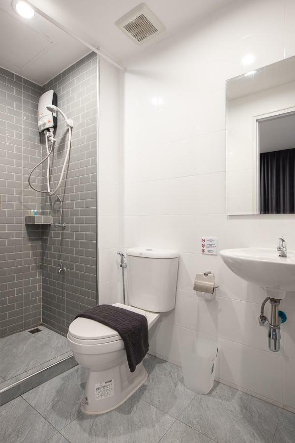 הוסטל Minimal House Patong (Adults Only) מראה חיצוני תמונה