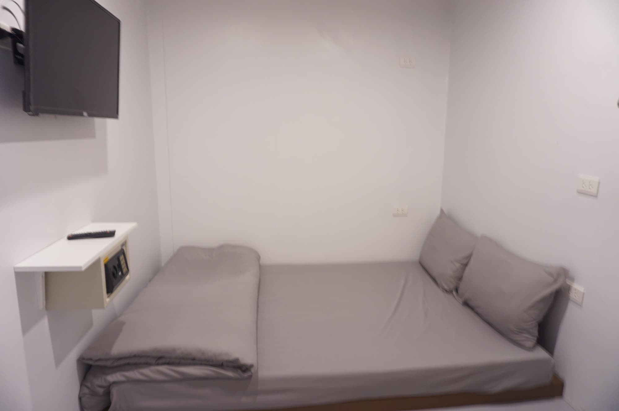 הוסטל Minimal House Patong (Adults Only) מראה חיצוני תמונה